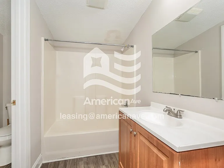 39973_011_wm_-_main_bathroom_13187404.jpg