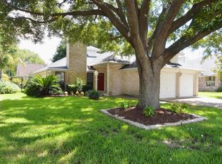2705 Glendale Dr, Pearland, TX 77584