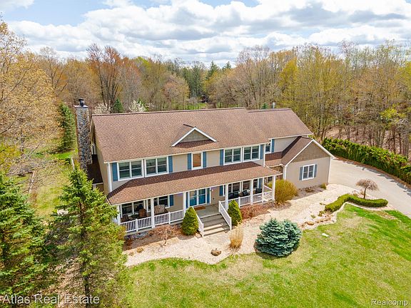 2nd image of 2716 Lake George Rd