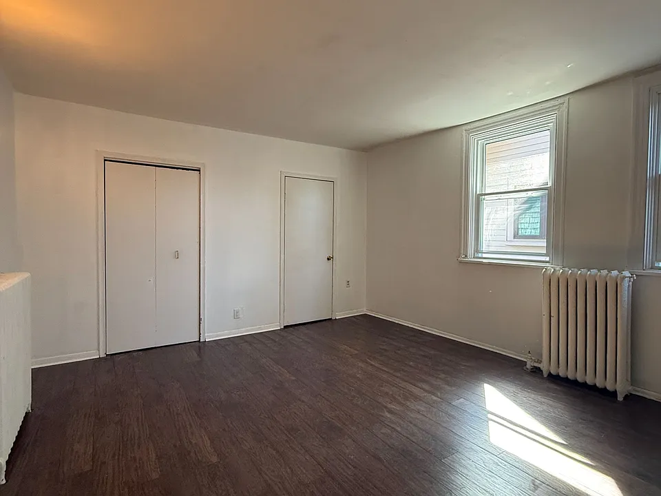 4 Undermount Ave #3
