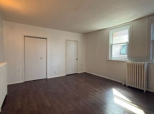 4 Undermount Ave #3, Hamilton, ON L8P3Z6