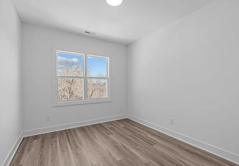 1316 E Lenoir St — Photo 26