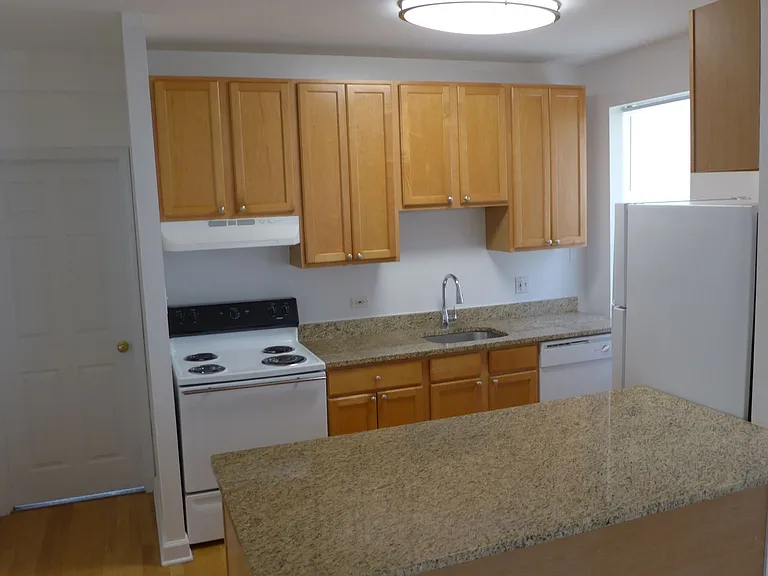 808-12 W Junior Terrace — Photo 34