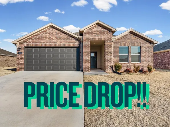 2211 S 9th St, Rogers, AR 72758