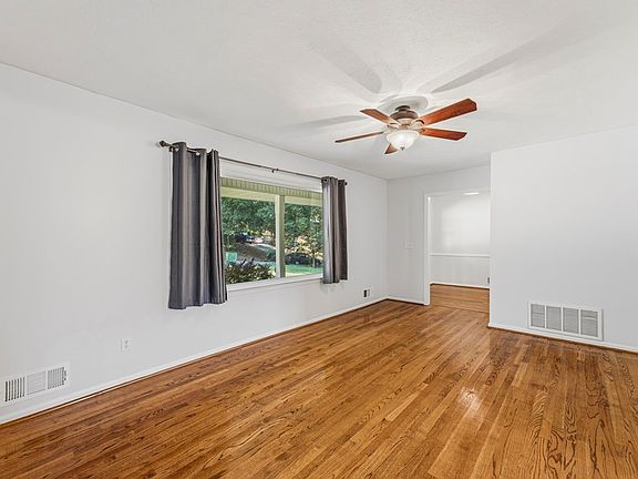 4th image of 6122 Chrisbin Dr
