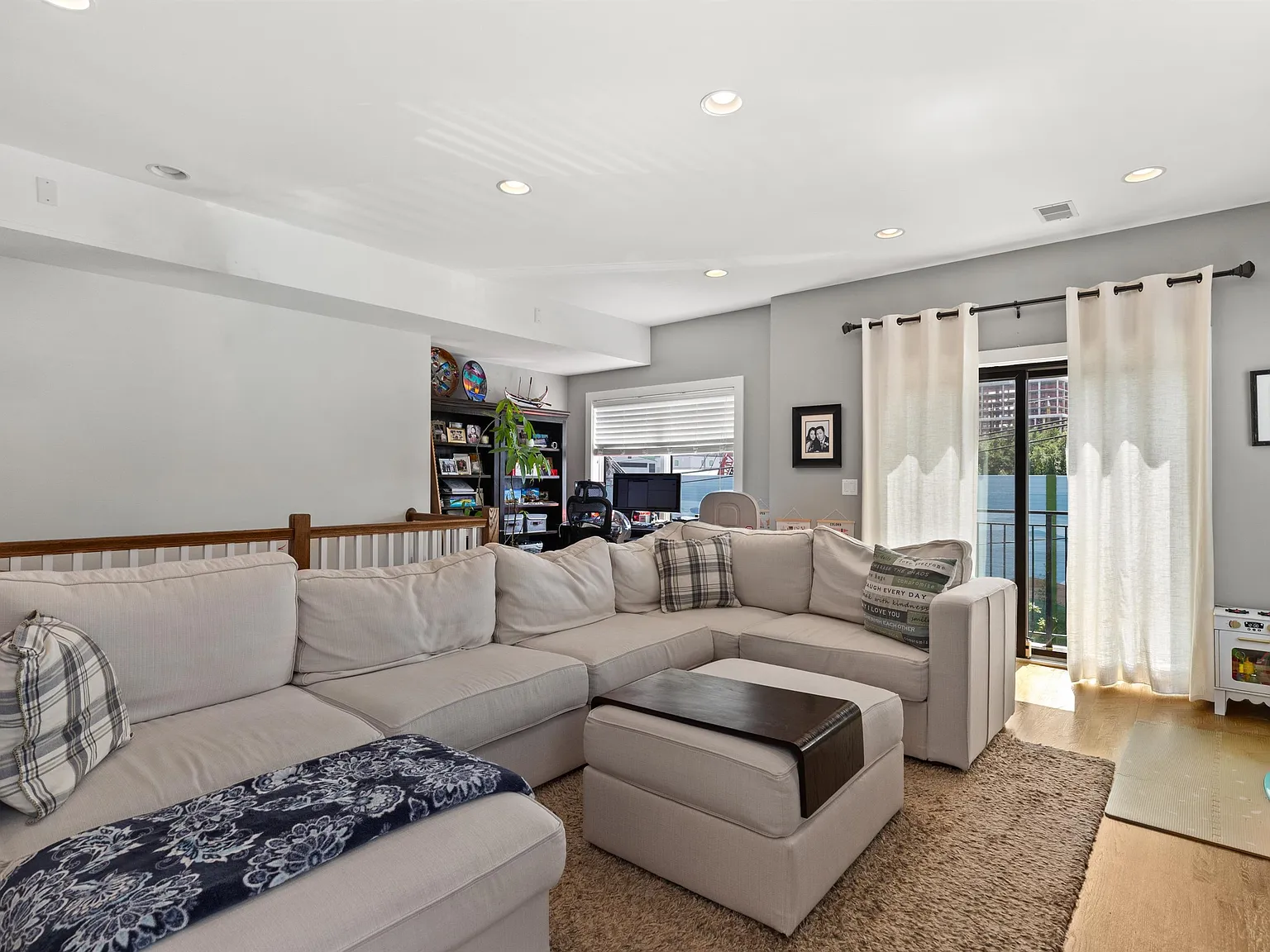 2 bed, 2.0 bath, $4,000 — Photo 3