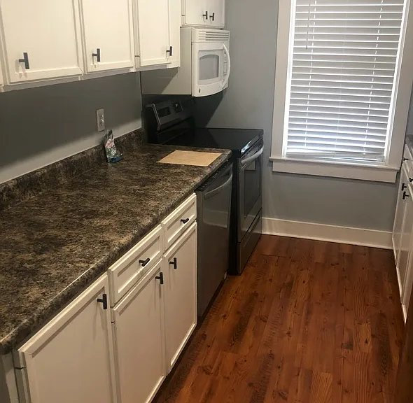 81 Simons St #B — Photo 4