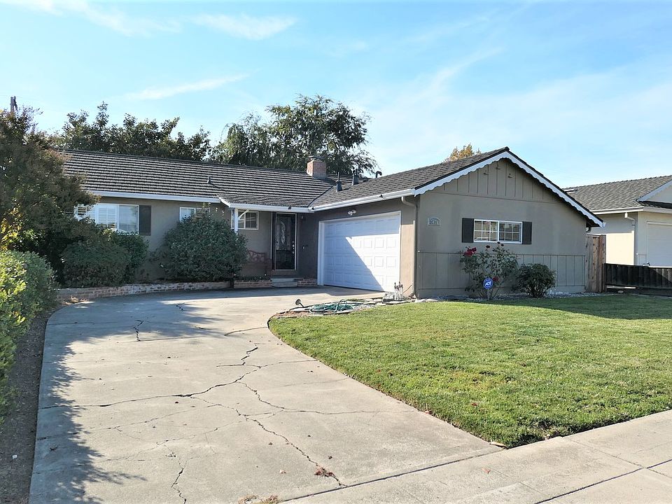 1st image of 3436 Lindenoaks Dr