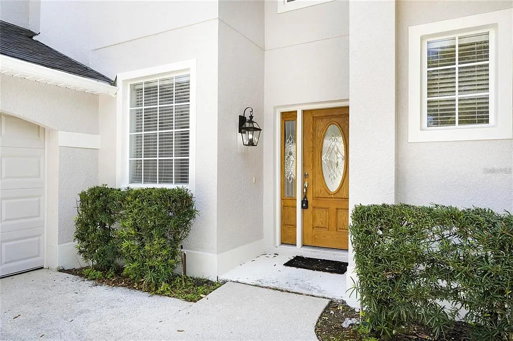 4 bed, 4.0 bath, 2663 sqft, $2,800 — Photo 2
