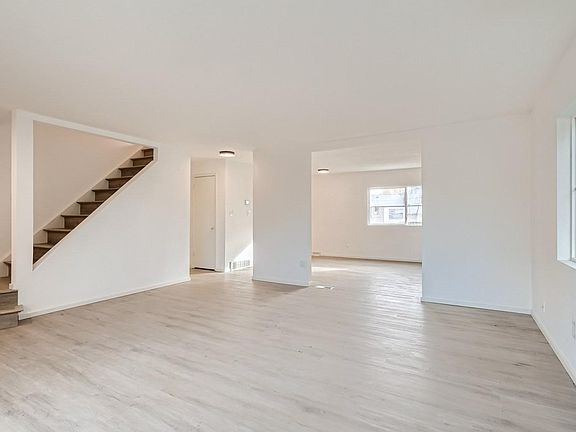 4th image of 1730 S Garrison St