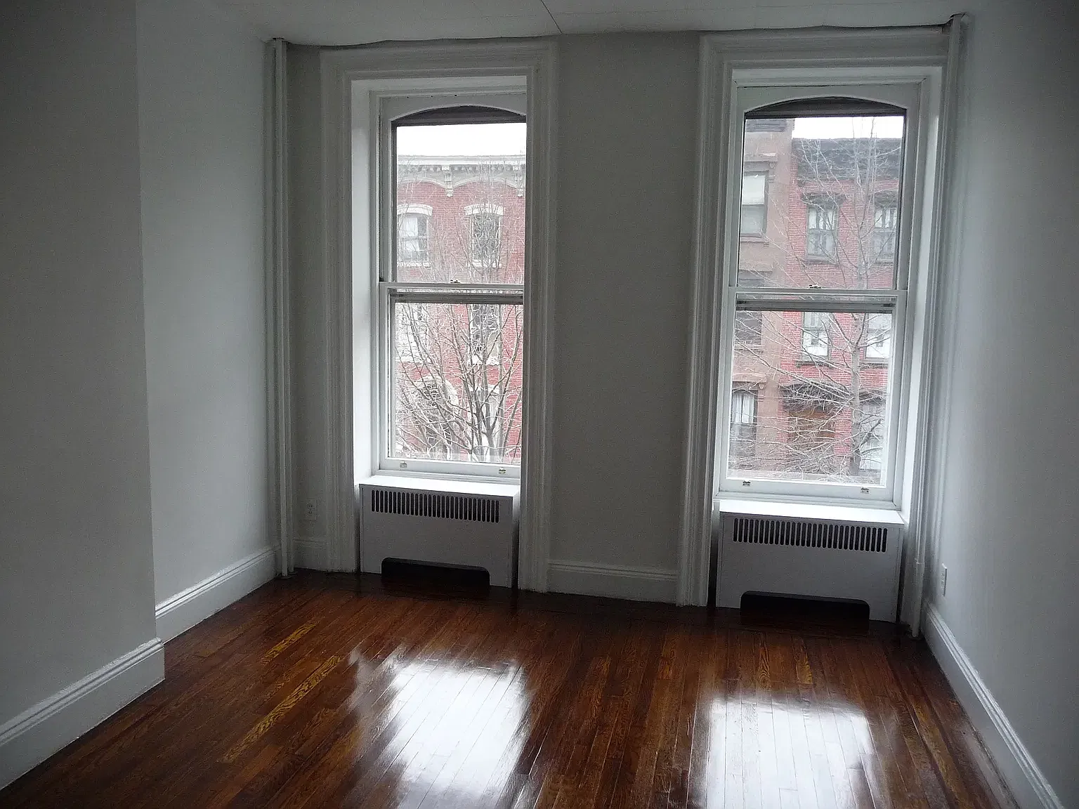 132 Noble Street — Photo 2