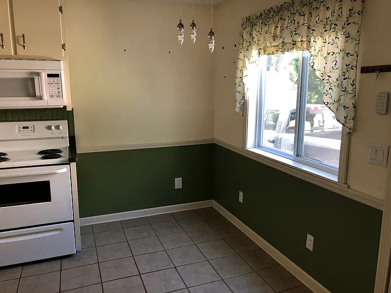 192 Highland Ave — Photo 3