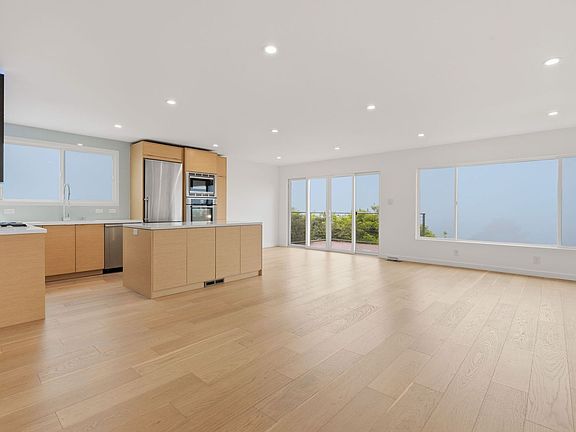 4th image of 167 Skyview Way