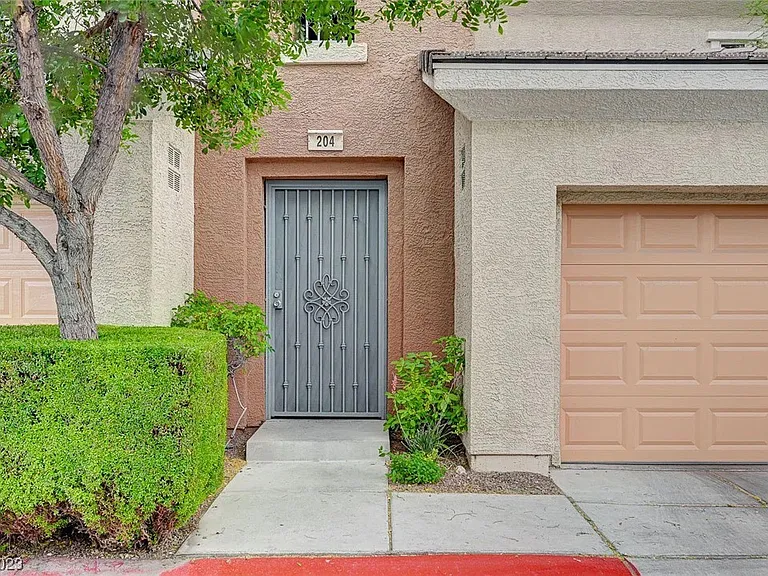 821 Titan Peak Pl — Photo 43