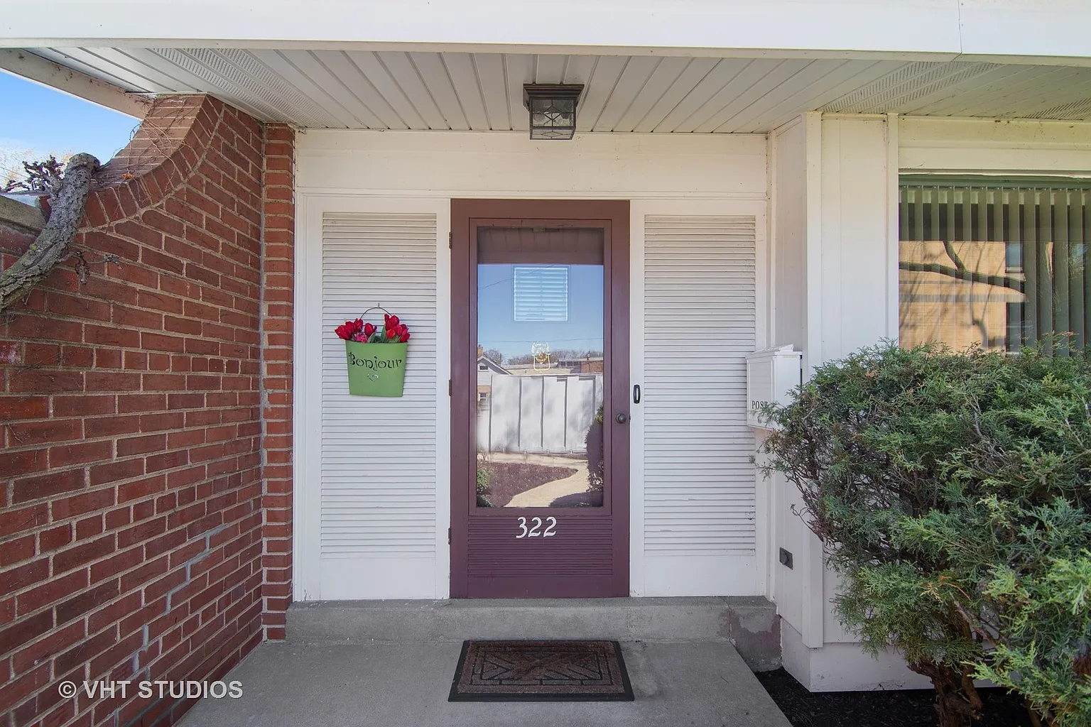 322 Linden Ave photo 1