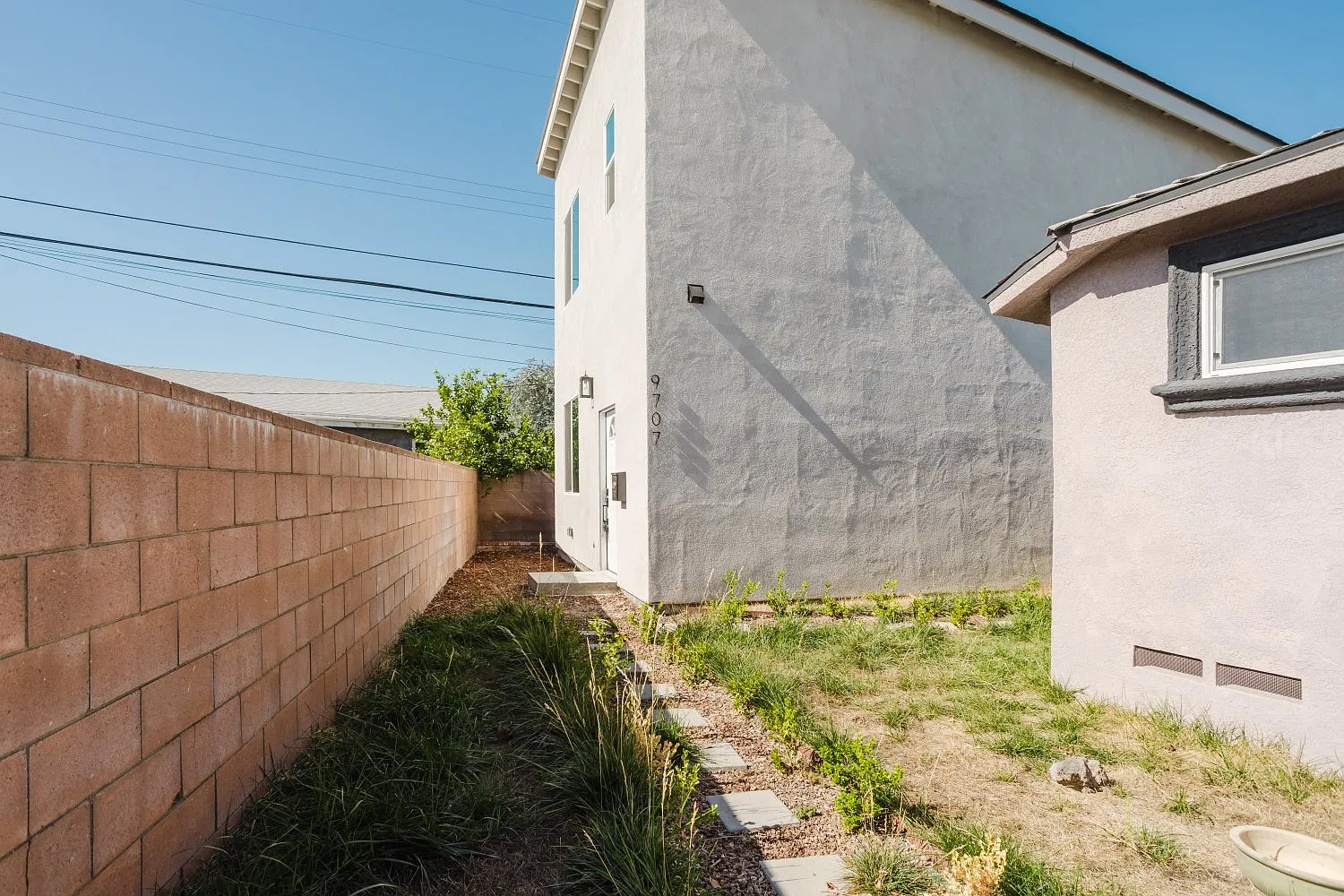 3 bed, 1200 sqft, $3,300 — Photo 1