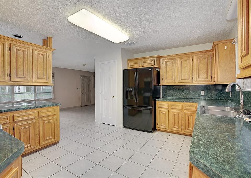 1st image of 303 24th Ave N