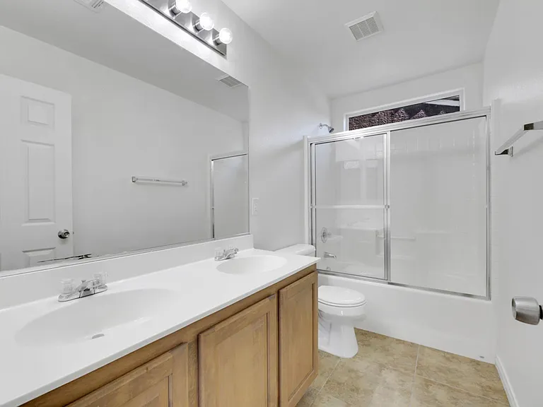 9366 Fitzwilliam Ave — Photo 15