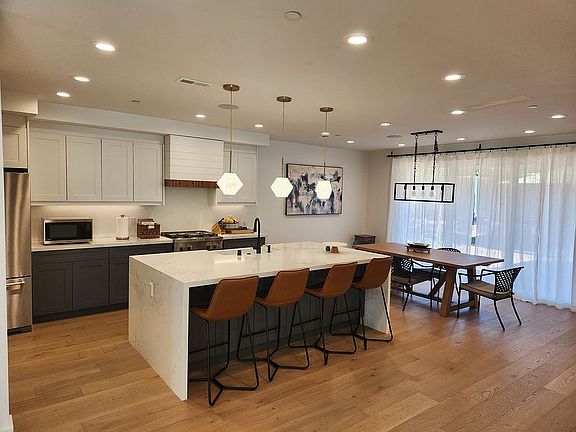 3rd image of 17260 Grand Prix Way