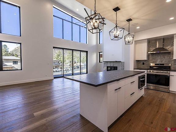 4th image of 1118 Twin Buttes Avenue