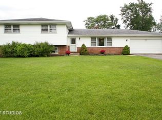 3723 Walters Ave, Northbrook, IL 60062