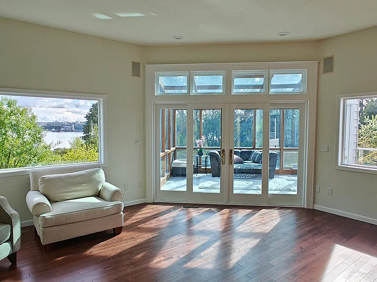 4522 Kennedy Rd NE — Photo 8
