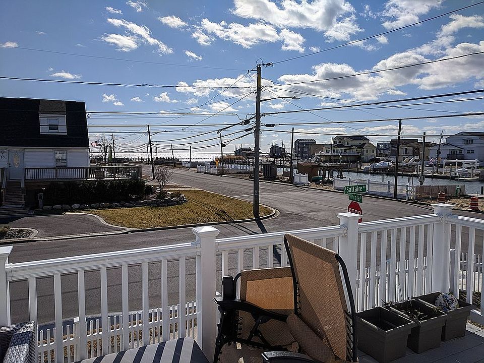 2nd image of 257 E Riviera Dr