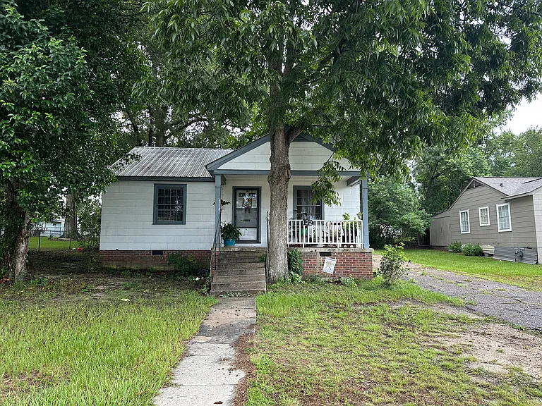 122 Old Corinth Rd — Photo 1