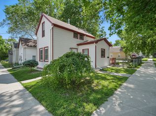 1657 E Walnut St, Des Moines, IA 50316