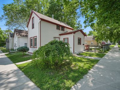 1657 E Walnut St, Des Moines, IA, 50316