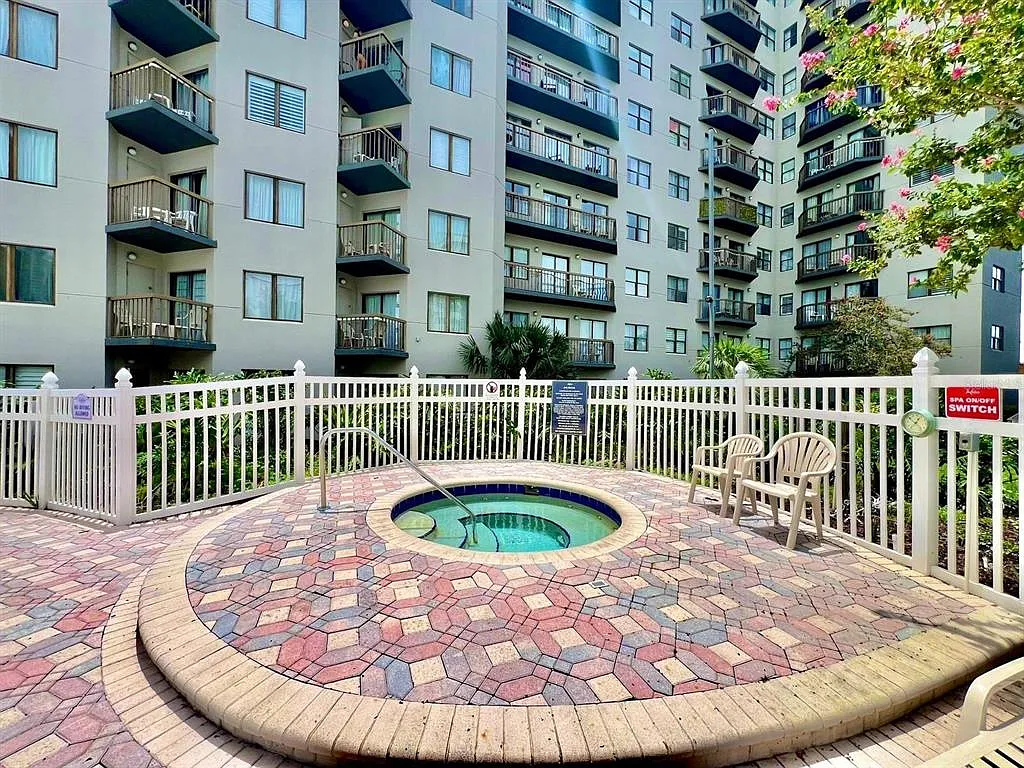 1 bed, 1.0 bath, 408 sqft, $1,660 — Photo 3