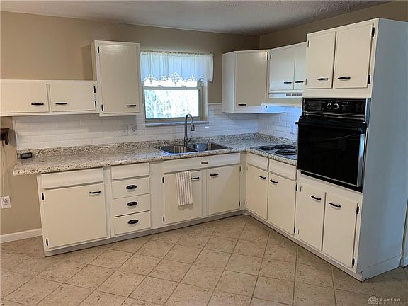 3rd image of 442 Cato Ct