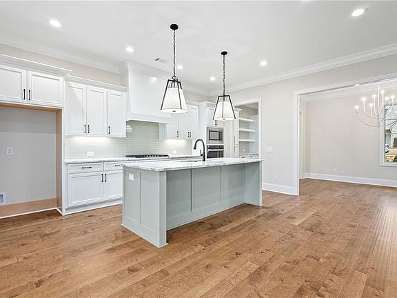 7th image of this home