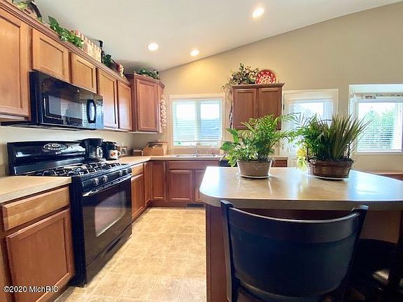 5th image of 8058 Misty View Dr SW