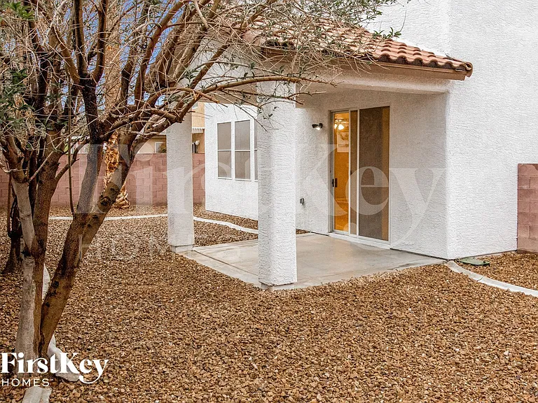 8309 Cavaricci Ave — Photo 15