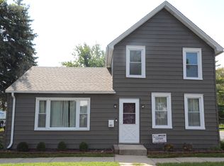 401 E 1st St, Waconia, MN 55387
