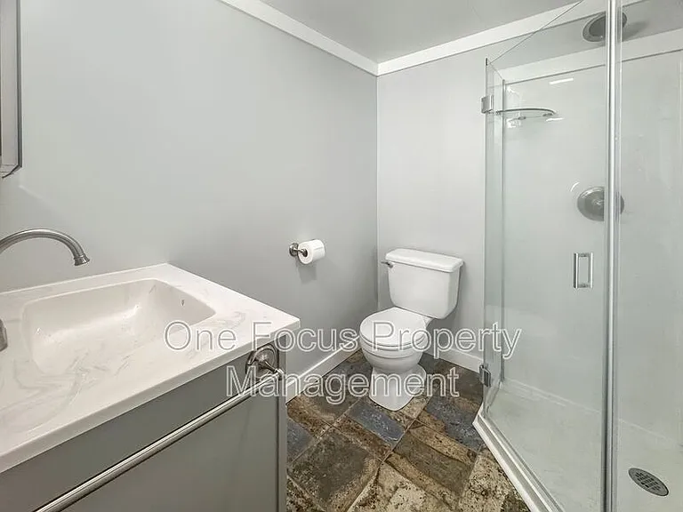 16 N Jones St — Photo 11