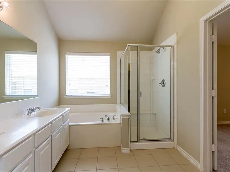 1700 Summerfield Dr — Photo 21