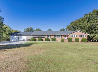 105 Hillandale Rd, Seneca, SC 29672