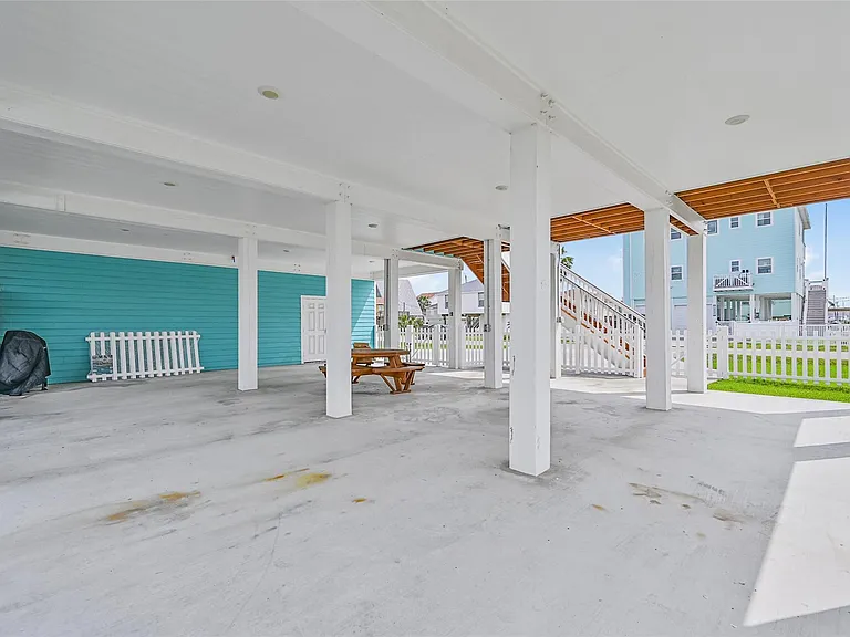 16630 Jean Lafitte Rd — Photo 44