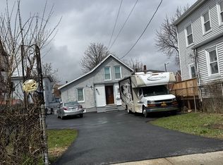 21 Story Ave, Lynn, MA 01902