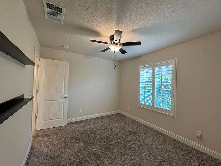 391 W Maclure Ave — Photo 16