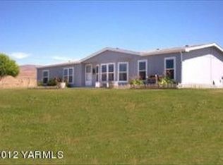 371 Lamb Ln, Moxee, WA 98936