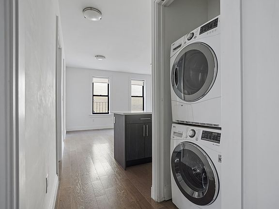 3rd image of 556 W 126th St APT 21