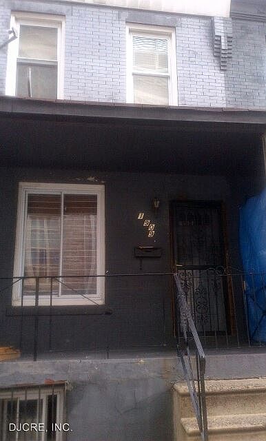 2nd image of 1909 S Hemberger St