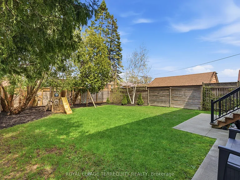 130 Edgecroft Rd — Photo 46