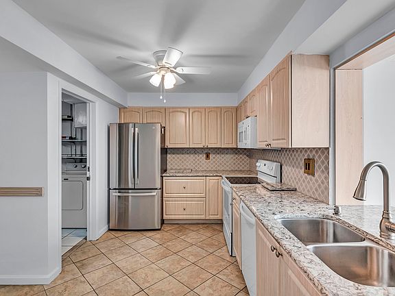 5th image of 221 NW 25 Court