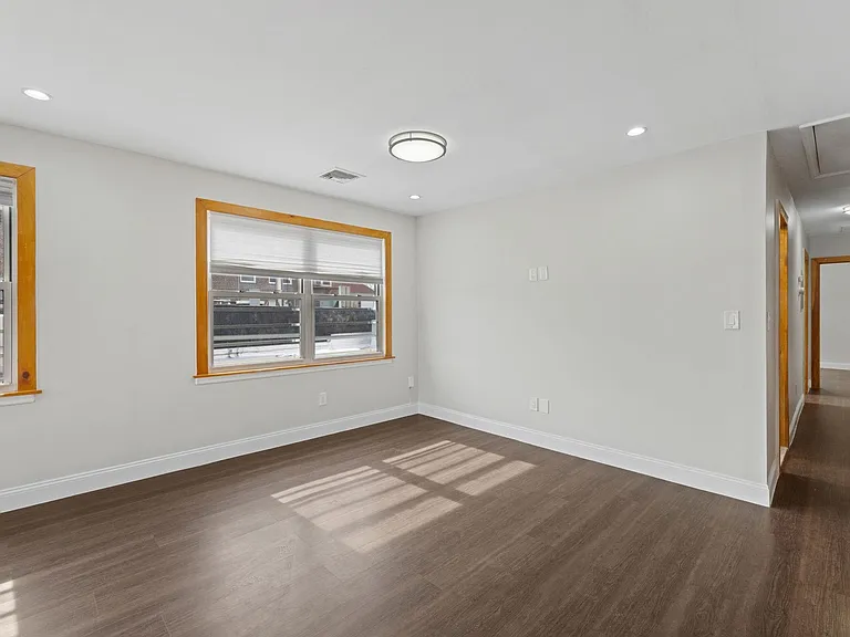 227 Franklin Ave #2 — Photo 8