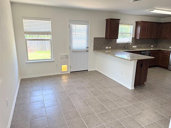 5th image of 236 Falcon Ln