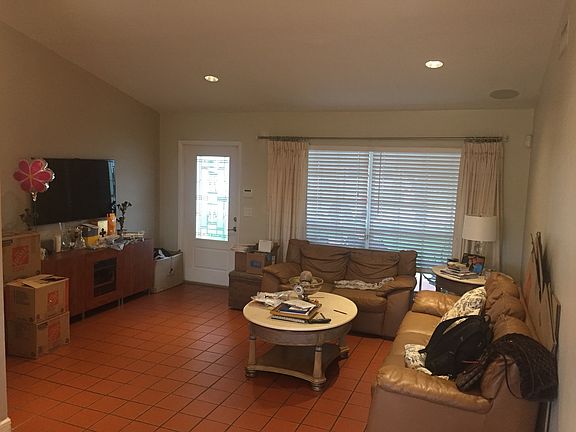 2nd image of 11441 NW 39th Pl